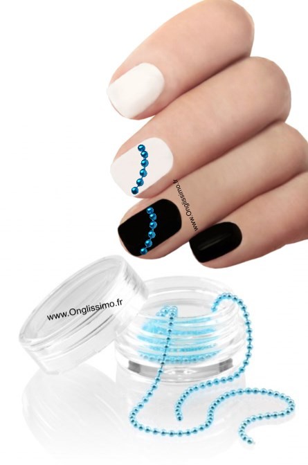 Chaîne billes perlés décor ongles 3D nail art Bleu
