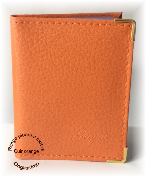 Carnet cuir orange range plaques stamping
